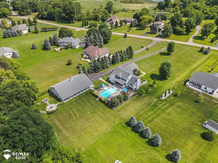 Property Photo: 1077 Christine Drive MI 48446