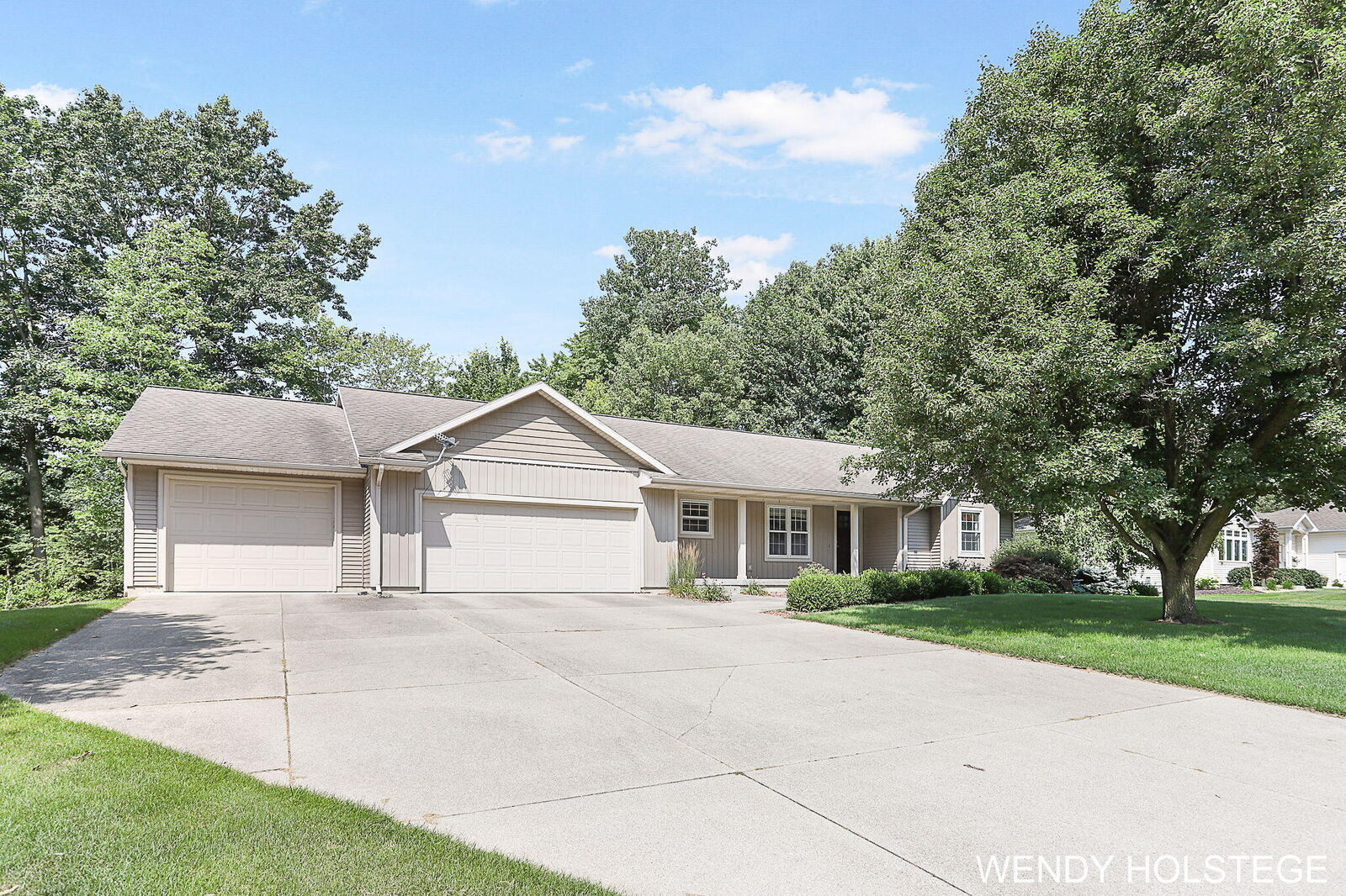 Property Photo: 7233 Manitoba Court MI 49426