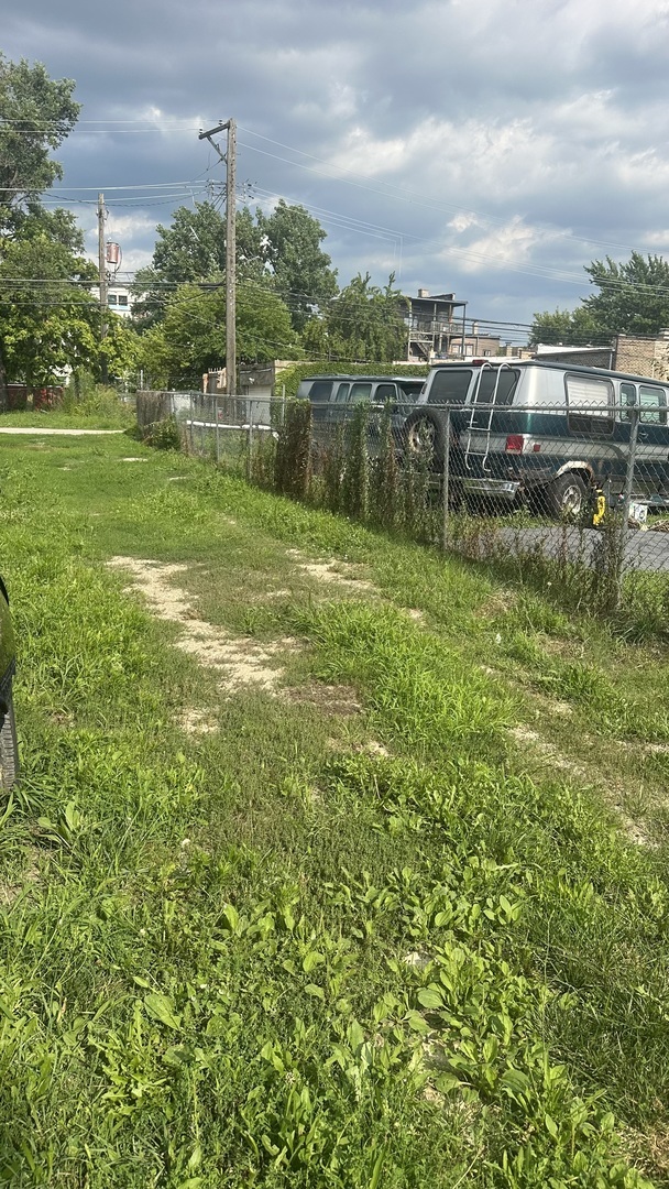 Property Photo:  847 N Homan Avenue  IL 60651 