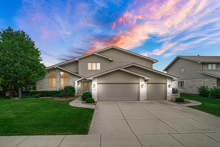Property Photo: 19829 Silverside Drive IL 60487