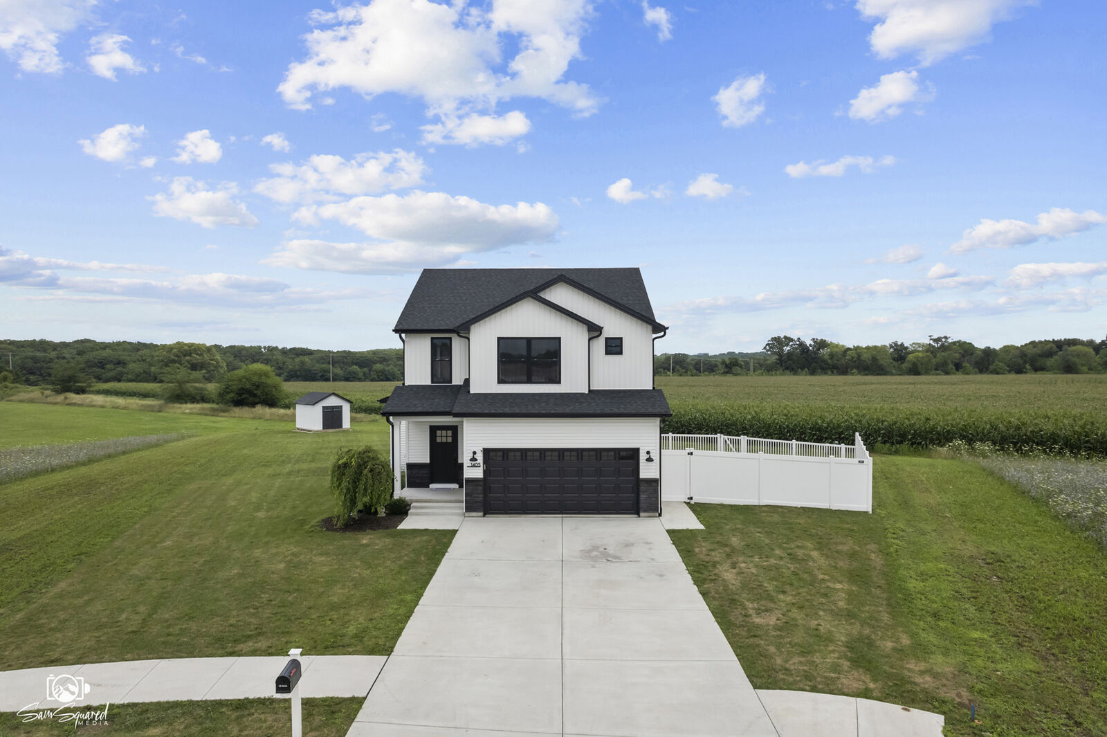 Property Photo:  1405 Navajo Court  IL 60901 