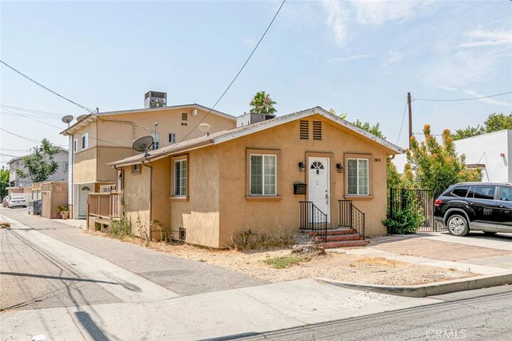 Property Photo:  2014 Peyton Avenue  CA 91504 