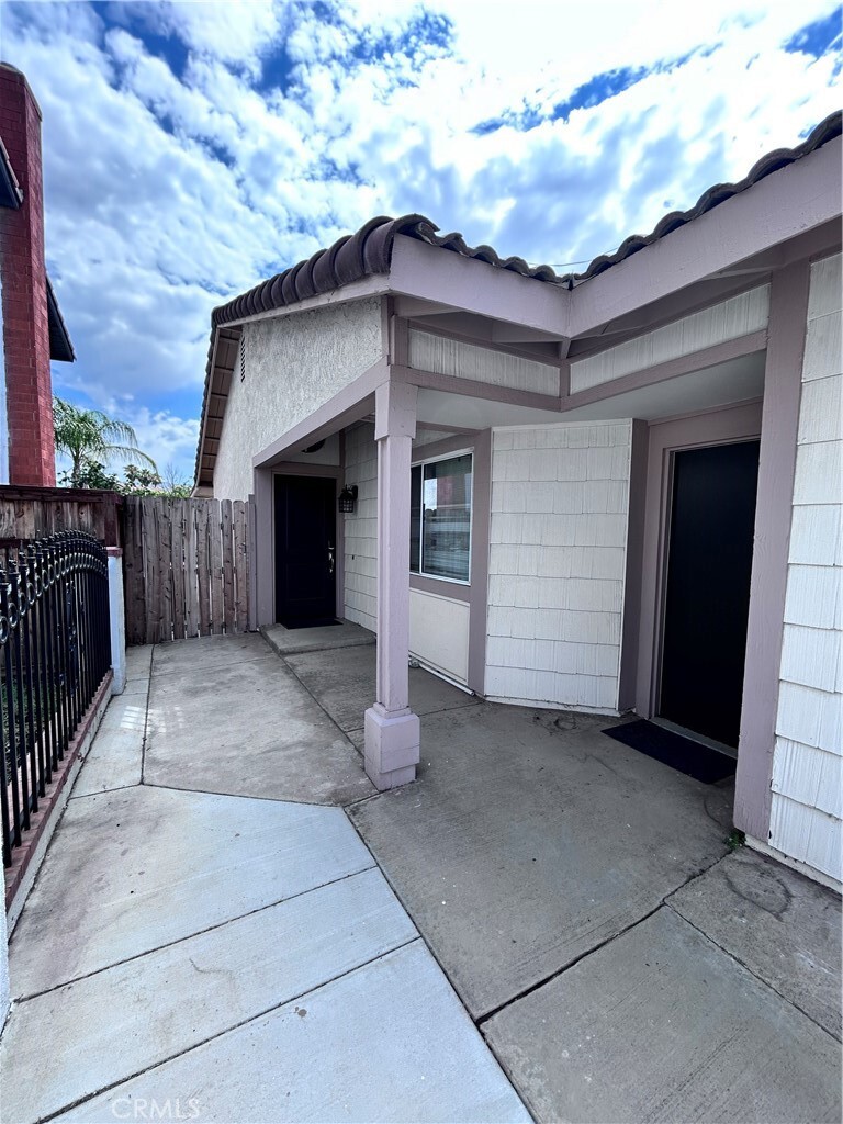 Property Photo: 11824 Honey Hollow CA 92557
