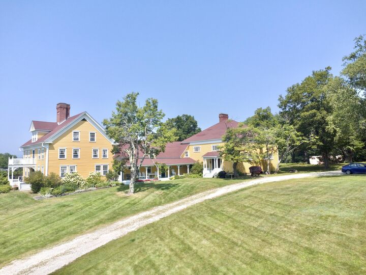 Property Photo: 10 South Arm Road ME 04226