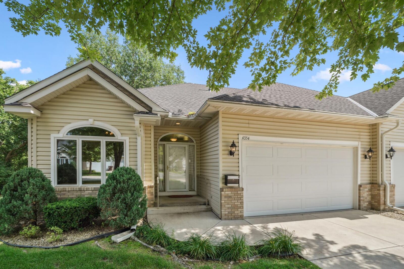 Property Photo:  4354 Priorwood Street SE  MN 55372 