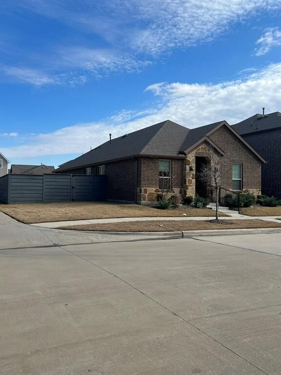 Property Photo: 7005 Wildflower Way TX 76227