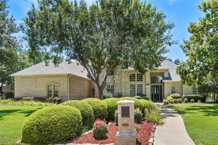 Property Photo: 915 Brazos Drive TX 76092