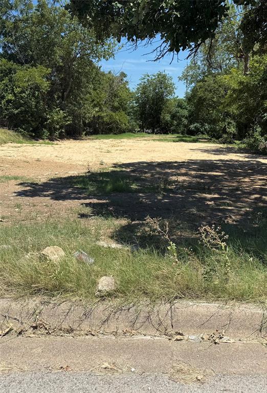 Property Photo:  1329 Ash Crescent Street  TX 76104 