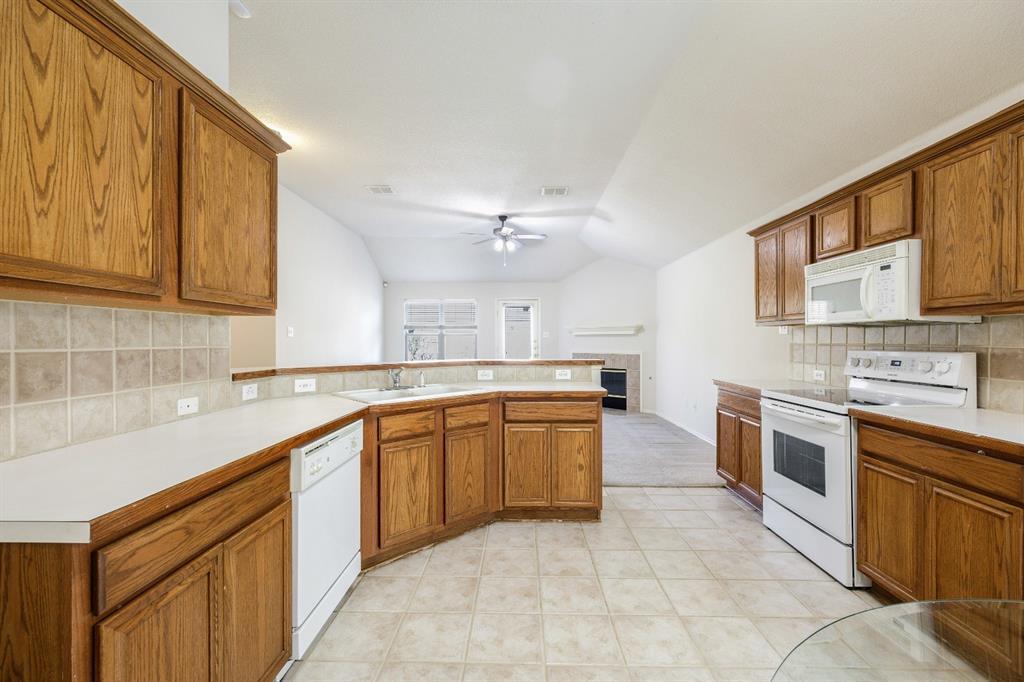 Property Photo: 10425 Lake Brook Drive TX 76053