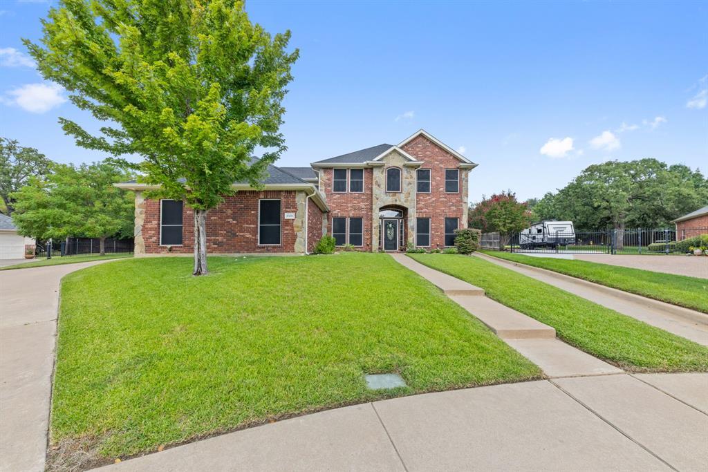 Property Photo:  3501 Kasmier Court  TX 76001 