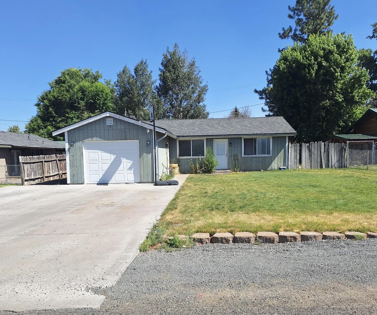 Property Photo:  31643 Klamath Street  OR 97623 