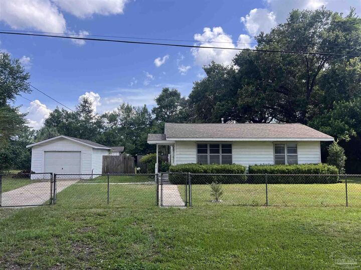 16 Whitehead Dr  Pensacola FL 32503 photo