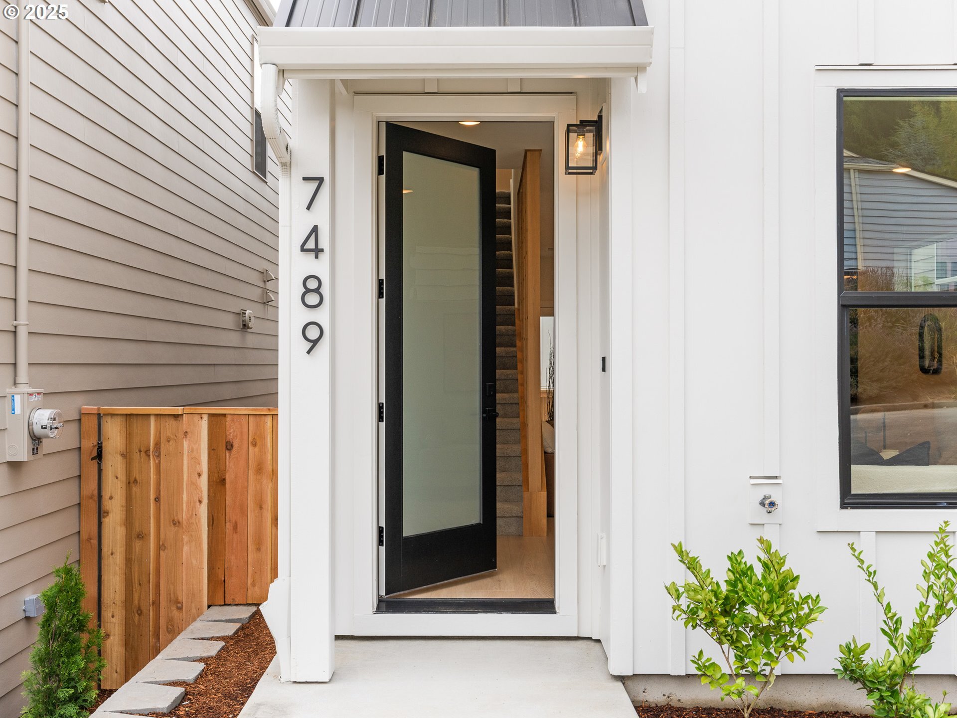 Property Photo: 7489 SW 36th Ave OR 97219