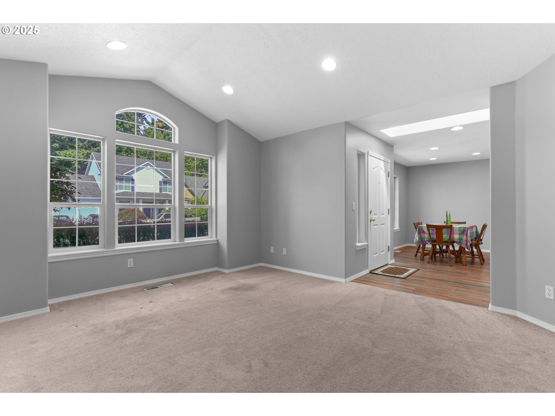 Property Photo: 1620 NE 207th Pl OR 97024