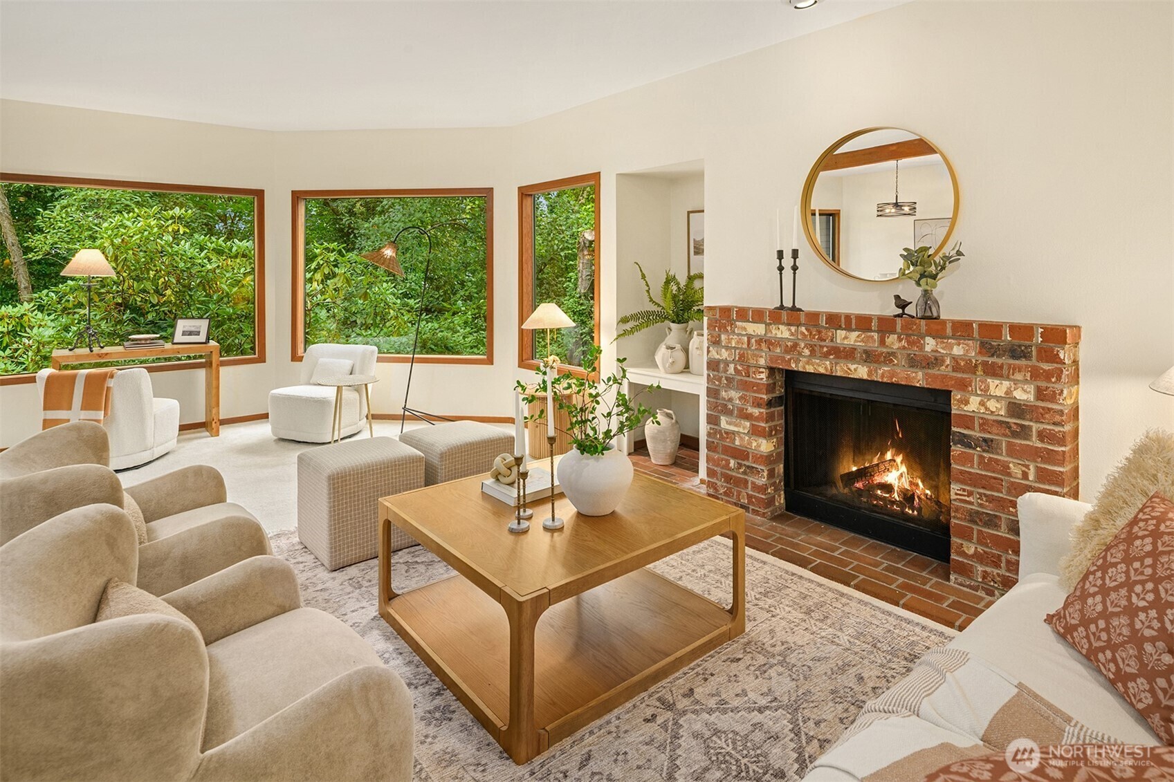 Property Photo: 2628 4th Avenue N 304 WA 98109