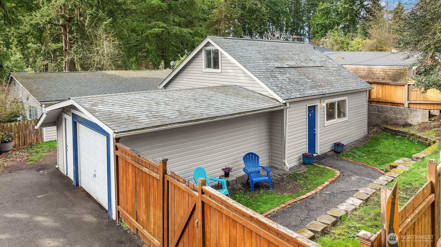 Property Photo: 19046 10th Avenue NE B WA 98155