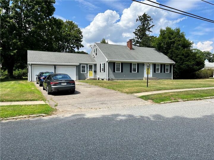 40 Aaron Ave Avenue  Bristol RI 02809 photo