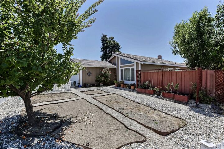 Property Photo:  33456 Caliban Drive  CA 94555 