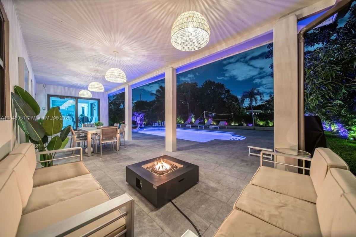 Property Photo:  305 NW 124th St  FL 33168 