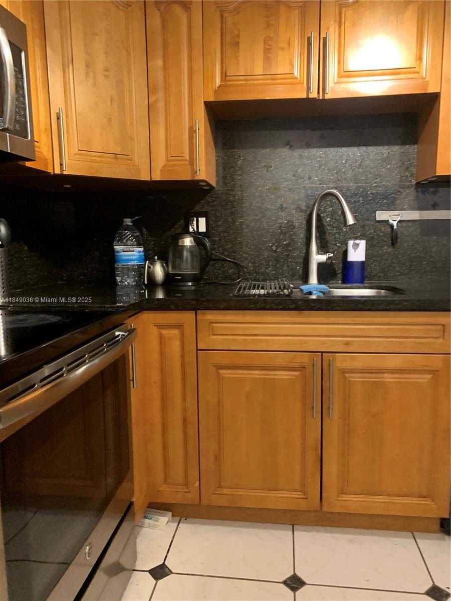 Property Photo: 210 174th St 604 FL 33160