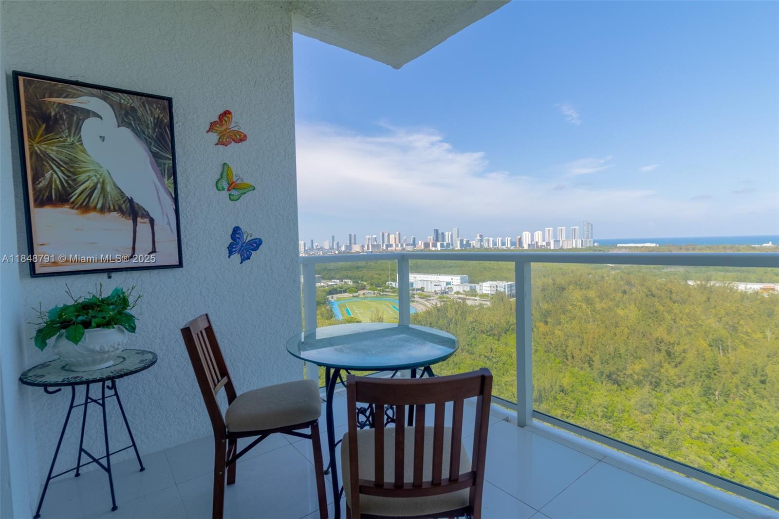 Property Photo: 14951 Royal Oaks Ln 2506 FL 33181