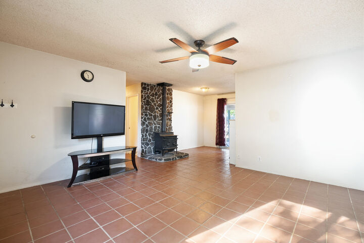 Property Photo: 1143 Beltline Road CA 96003