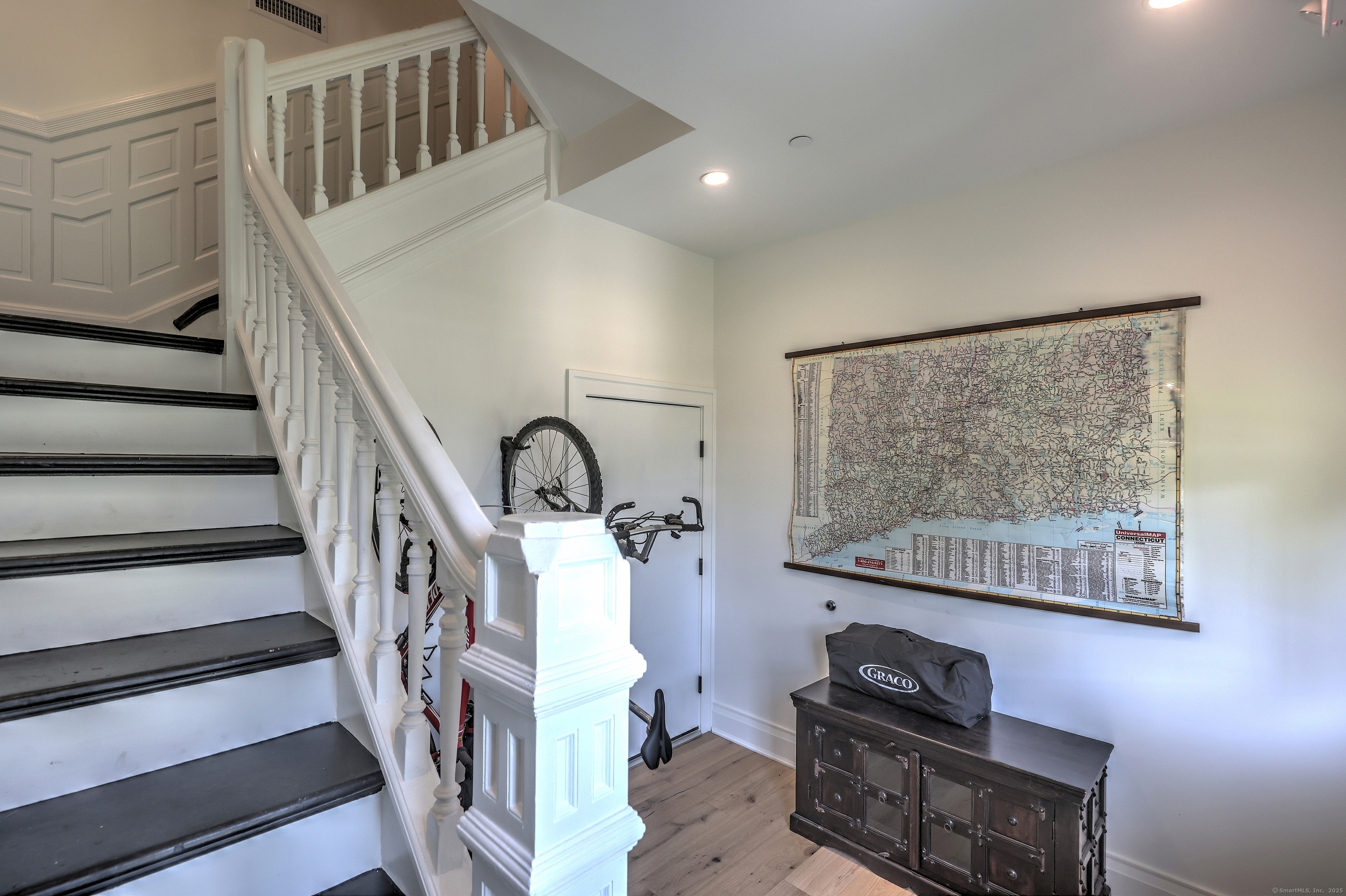 Property Photo: 135 Gulf Street 3 CT 06460