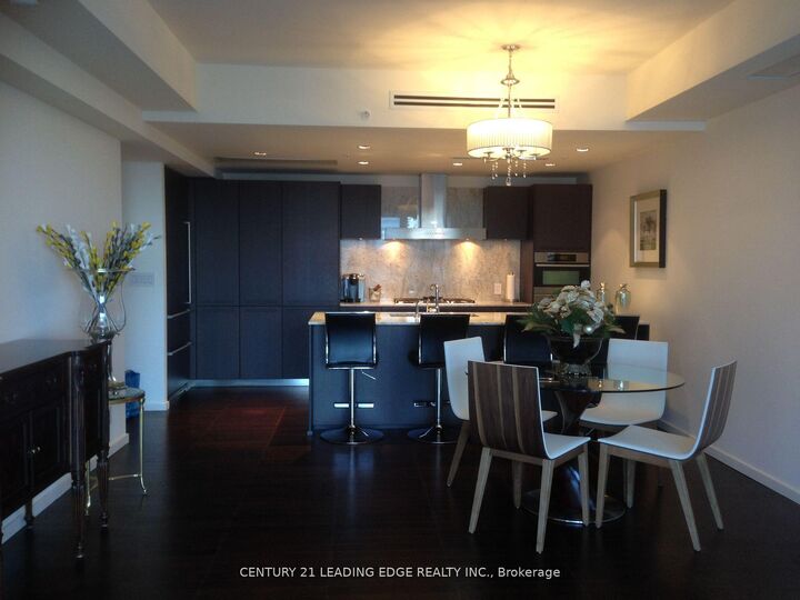 Property Photo:  180 University Avenue 4608  ON M5H 0A2 