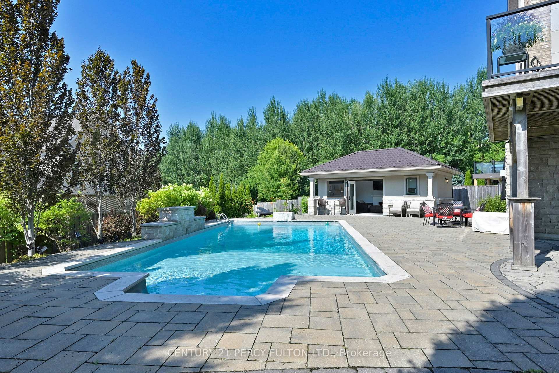 Property Photo:  19 Sir Giancarlo Court  ON L6A 0C6 