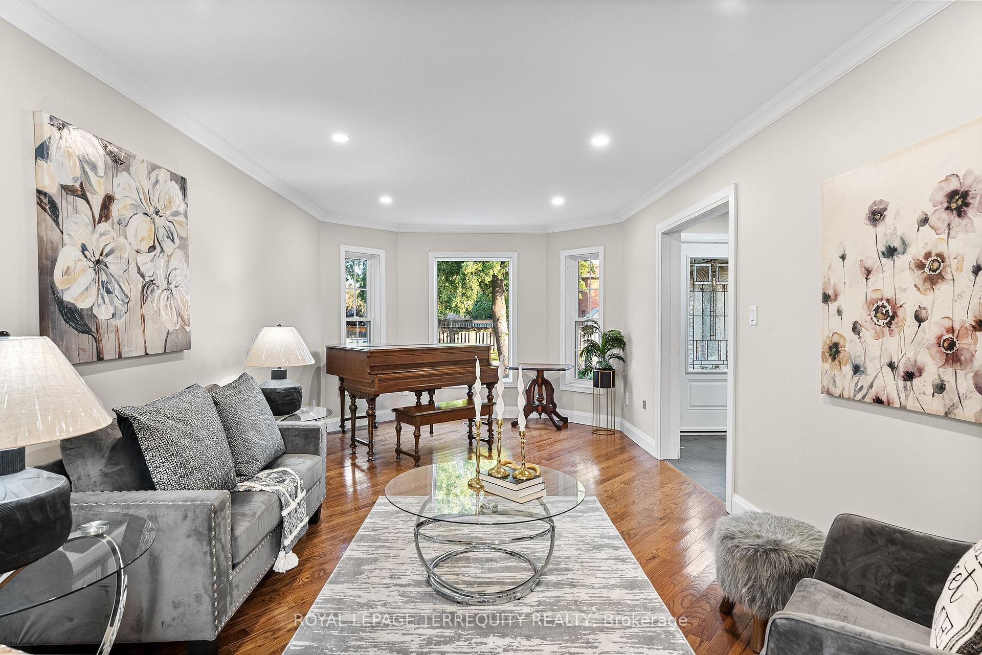 Property Photo: 77 Ingleborough Drive ON L1N 8J4