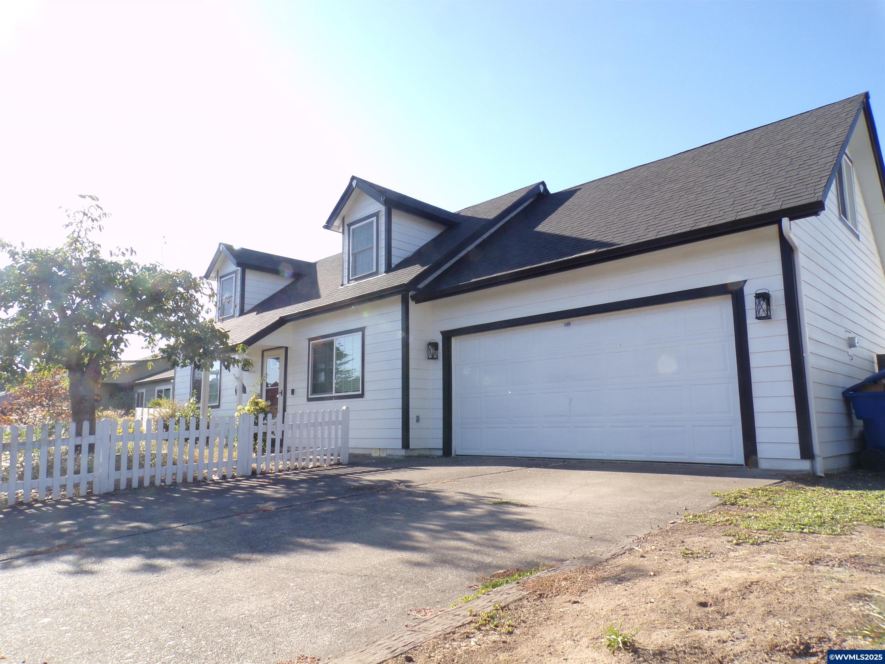 Property Photo:  1835 Wakefield Ct NW  OR 97304 