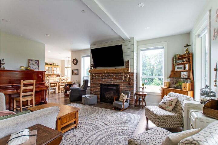 Property Photo: 34821 Ferndale Avenue BC V2V 7C8