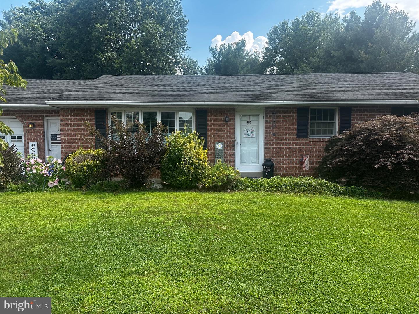 Property Photo: 916 Spring Garden Street PA 17022