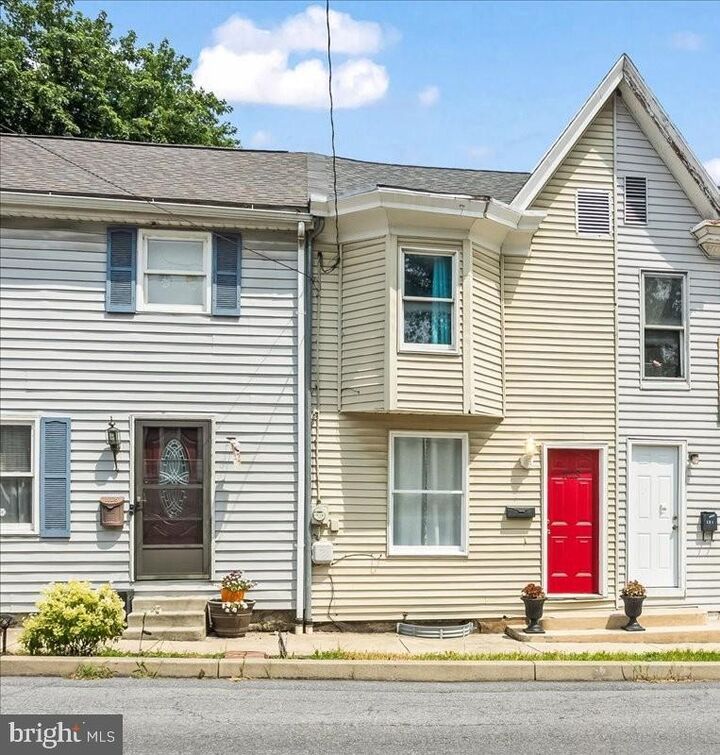 Property Photo: 1123 2nd Street PA 17025