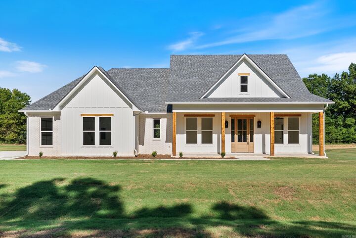 Property Photo: 9 Cardin Cove AR 72058
