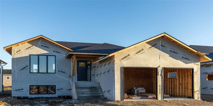 16 Parkside Crescent  Mitchell MB R5G 2X3 photo