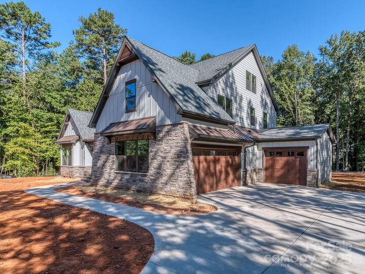 Property Photo:  2410 Cherrywood Lane  NC 28104 