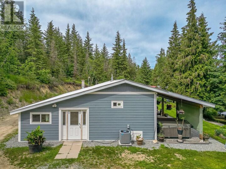 Property Photo: 645 Capri Road BC V0E 1V3