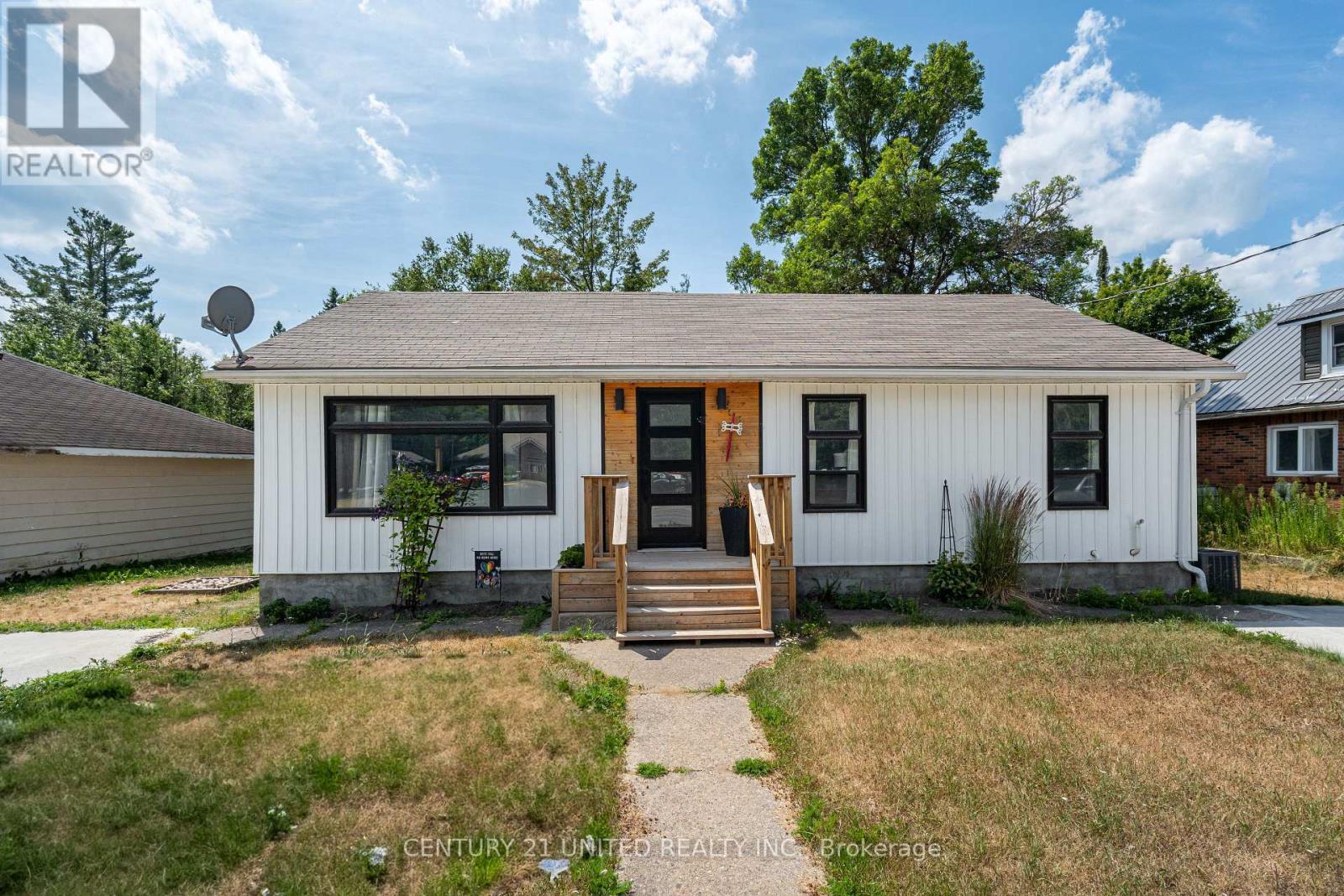 Property Photo:  178 Burleigh Street  ON K0L 1A0 
