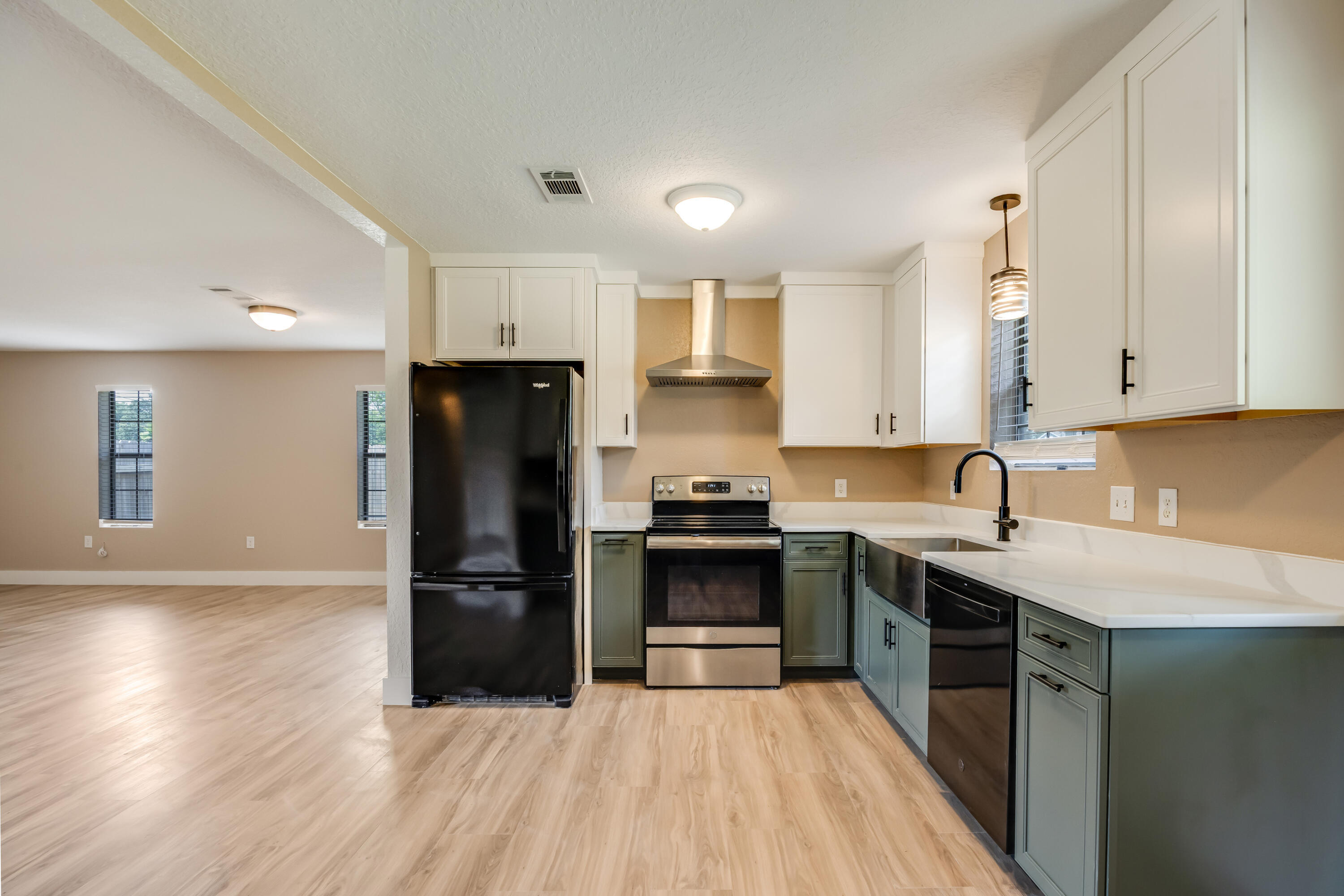 Property Photo: 5593 Galaxy Drive FL 32539