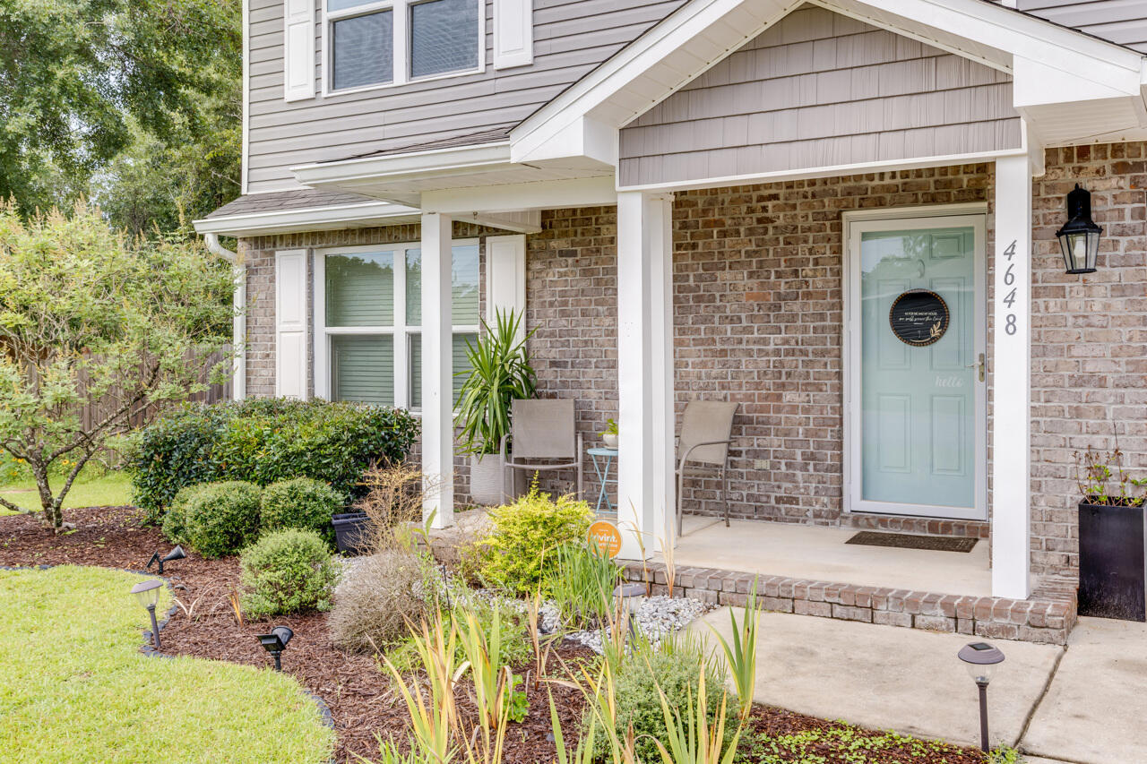 Property Photo: 4648 Plover Drive FL 32539