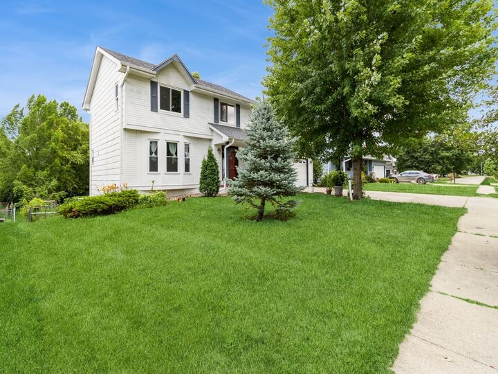 Property Photo: 5307 SE 32nd Street IA 50320