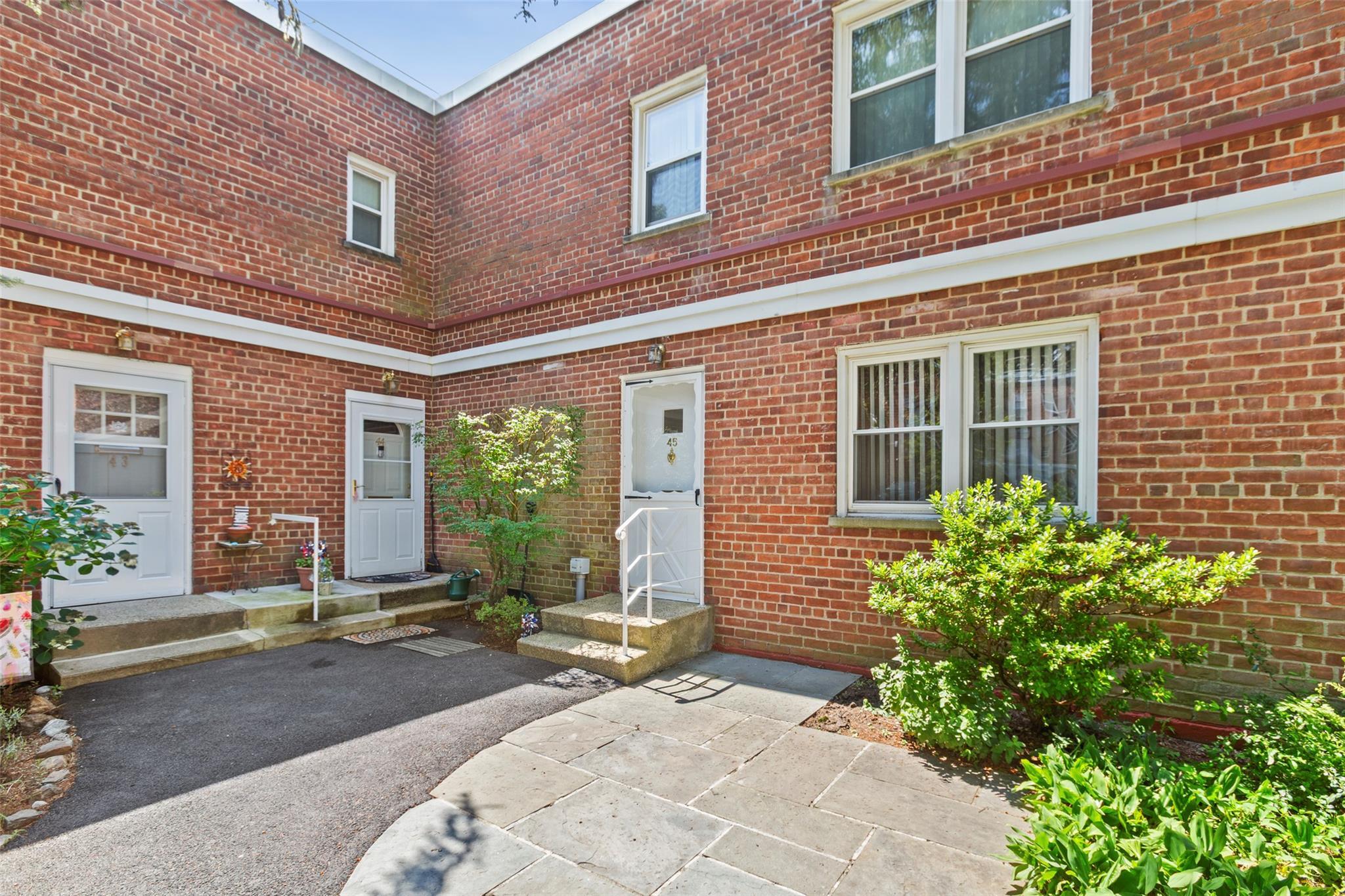 Property Photo: 125 N Washington Avenue 45 NY 10530