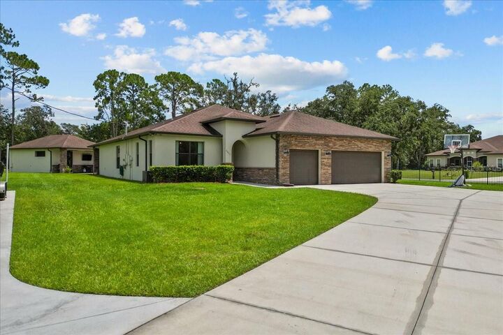 Property Photo: 6053 Dallas Boulevard FL 32833