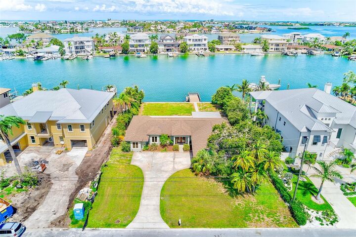 Property Photo: 410 Harbor View Lane FL 33770