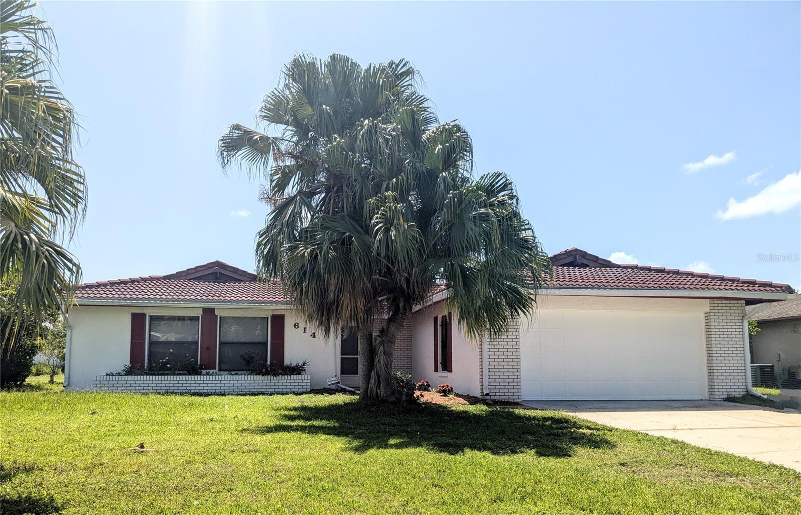 Property Photo: 614 Midiron Drive FL 34759