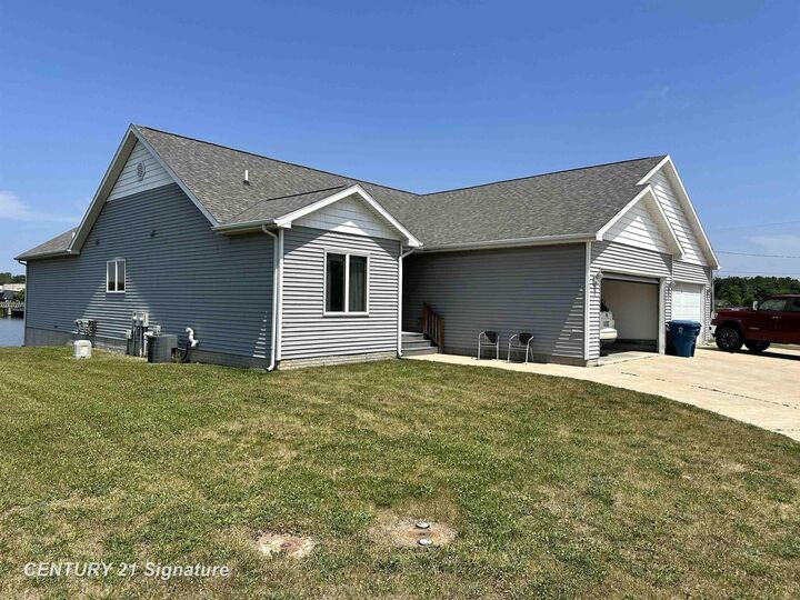 Property Photo:  123/125 Pearson Street  MI 48612 