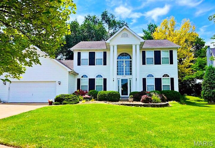 249 E Governor Place  St Charles MO 63301 photo
