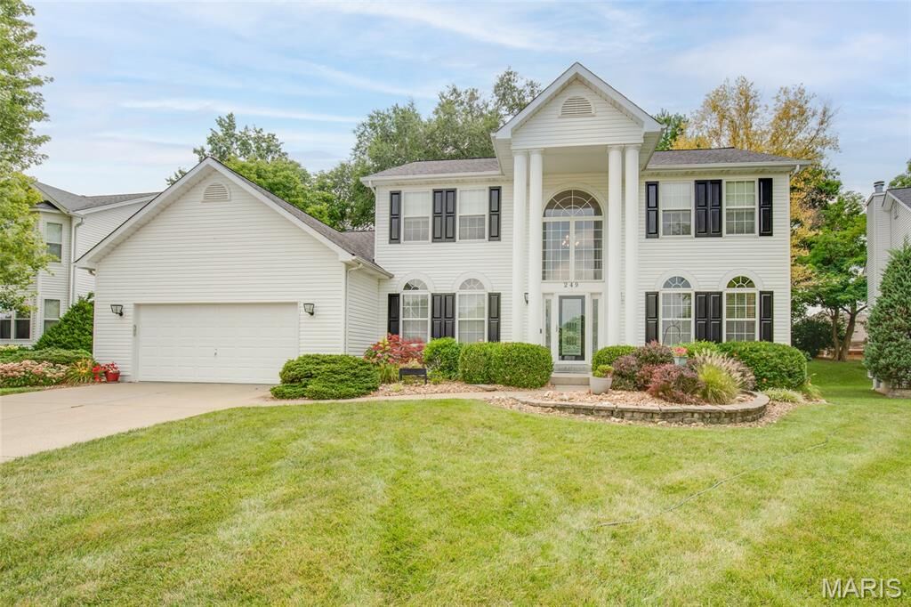 Property Photo:  249 E Governor Place  MO 63301 