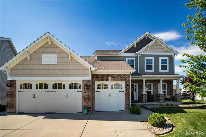 2385 Chemin Avenue  St Charles MO 63301 photo